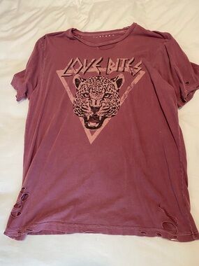 Love Bites (Def Leppard) Distressed Leppard Graphic Tee - Mauve